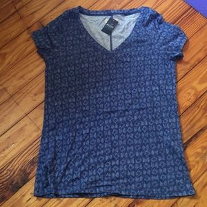 Hollister sz L v-neck tee NWT